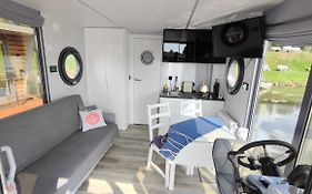 Houseboat Water Lady apartament pływający dom na wodzie łódź